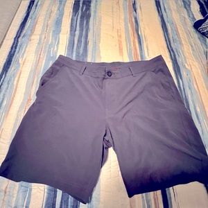 Lot of 5 Columbia shorts.